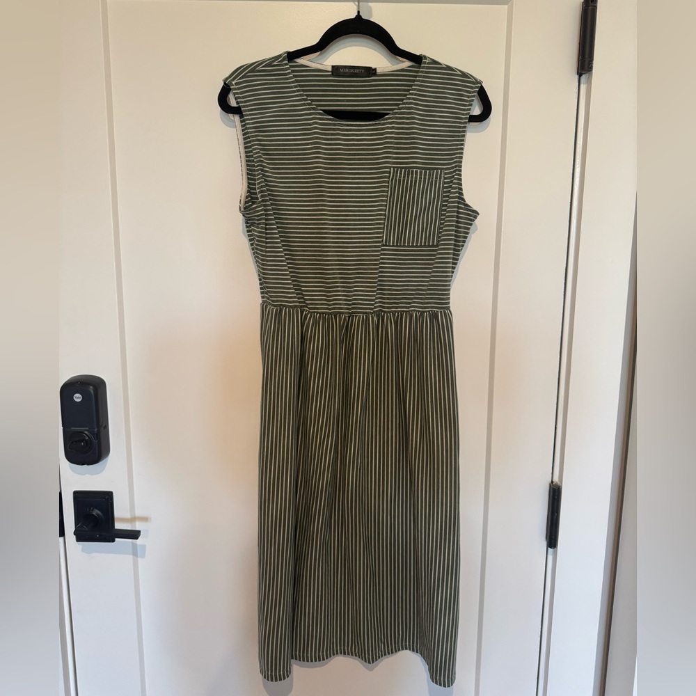Elegant Green Striped Midi Dress